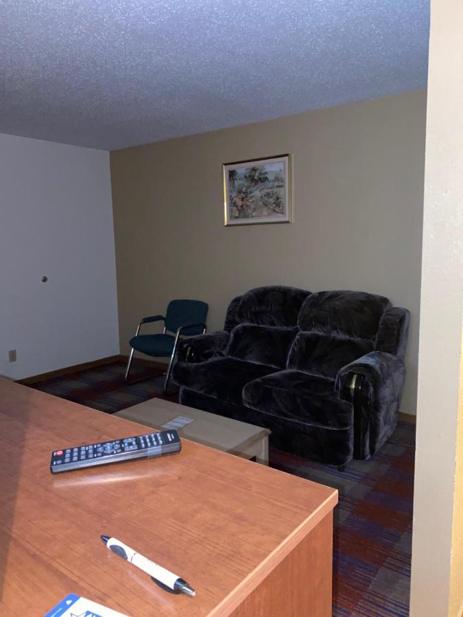 Americas Best Value Inn Champaign Exterior photo