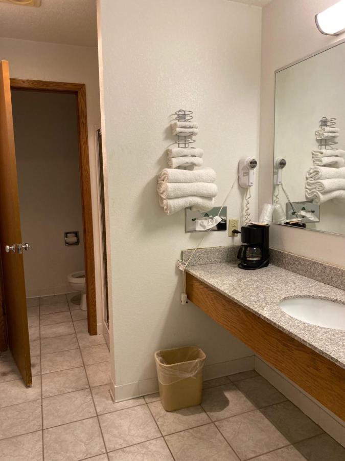 Americas Best Value Inn Champaign Exterior photo