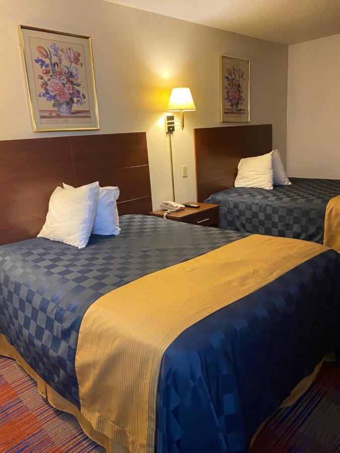 Americas Best Value Inn Champaign Exterior photo