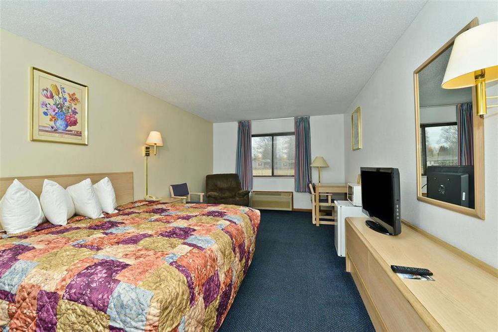 Americas Best Value Inn Champaign Room photo